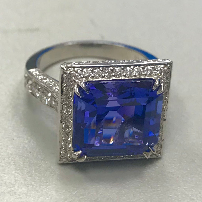 Beauvince Violet Chameleon Ring (8.92 ct Tanzanite & Diamonds) in White Gold