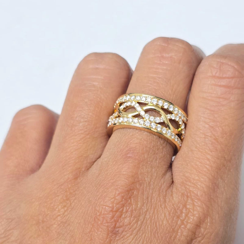 Wave Diamond Band (0.75 ct Diamonds) in Yellow Gold