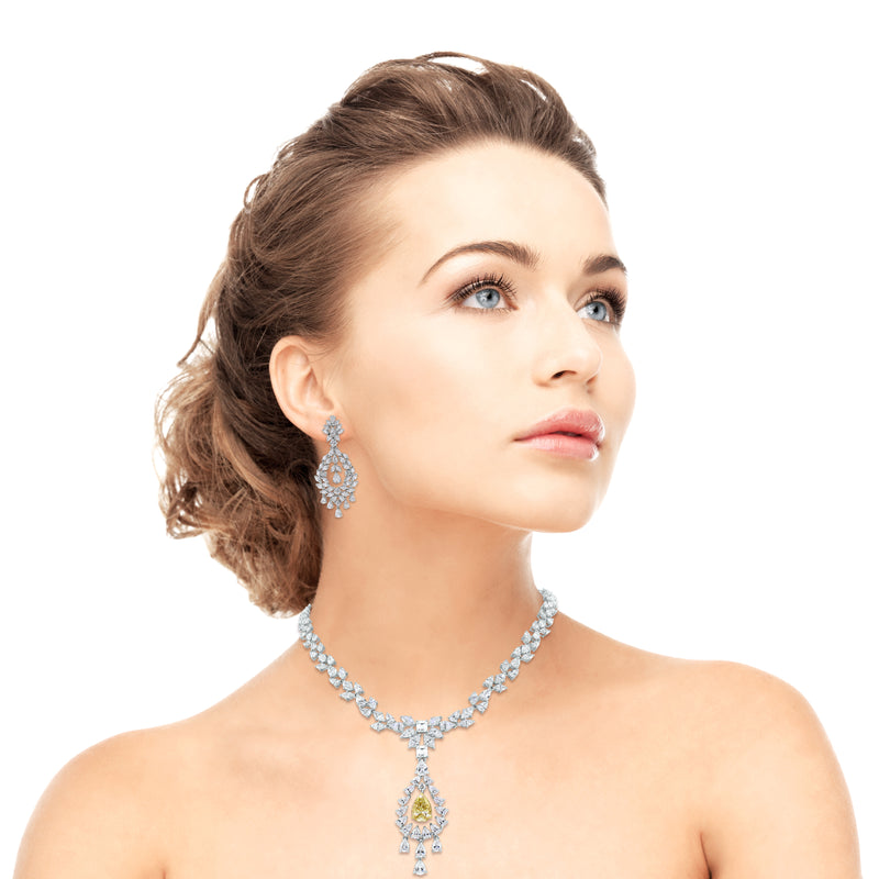Amaya Diamond Necklace (22.45 ct Diamonds) in Gold – Beauvince