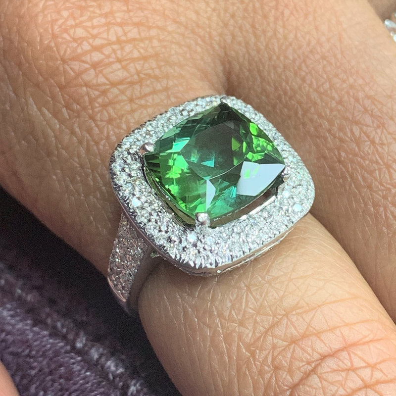 The Green Tourmaline Ring (6.59 ct Tourmaline & Diamonds) in White Gold