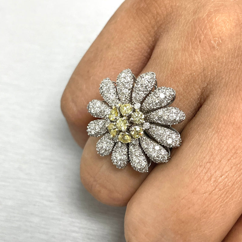 Sunflower Ring ct Diamonds) in White Gold - Main Image